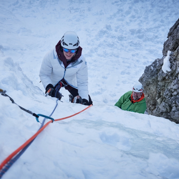 Primo approccio all&rsquo;ice climbing in Val Gardena - Introduzione all&rsquo;arrampicata su ghiaccio - Catores