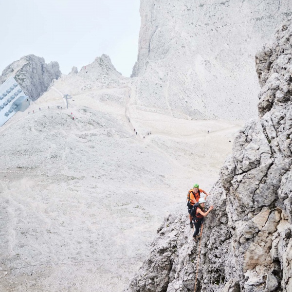 Ersten Seill&auml;ngen hinauf zur Scharte - Rosengartenspitze Normalweg mit Bergf&uuml;hrer - Catores