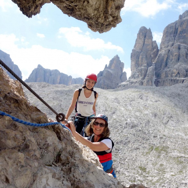 Kurz vor der H&auml;ngebr&uuml;cke - Pisciadu-Tridentina Klettersteig mit Bergf&uuml;hrer - Catores